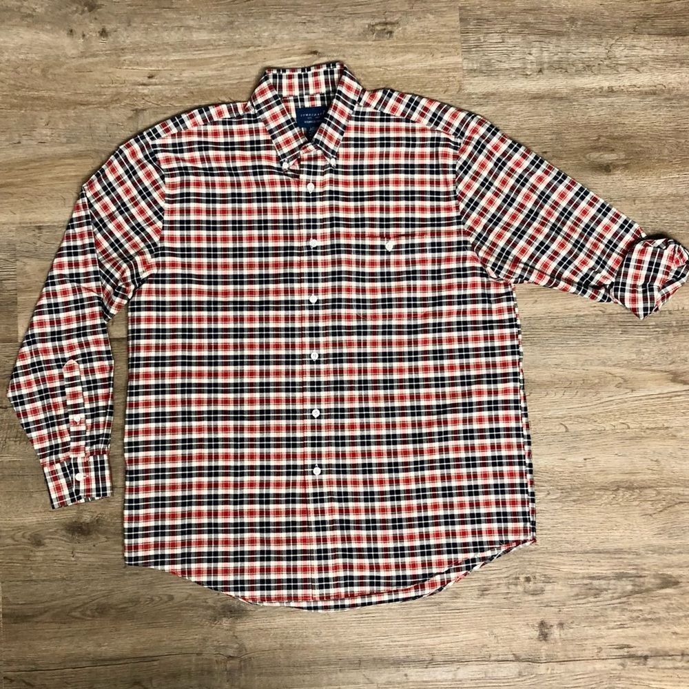 Towncraft Wrinkle free Men’s Plaid Collared Long Sleeve Shirt, size L